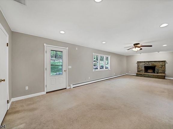 5th image of 90 Russling Rd