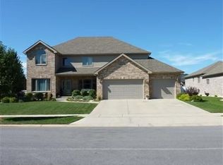 87 Coneflower Dr, Dyer, IN 46311
