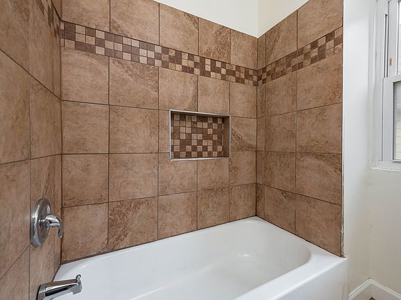 5th image of 3377 E 139th St
