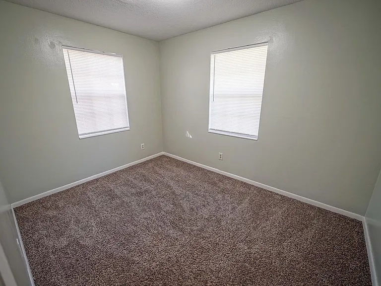 2304 Hartsfield Ct #B — Photo 24