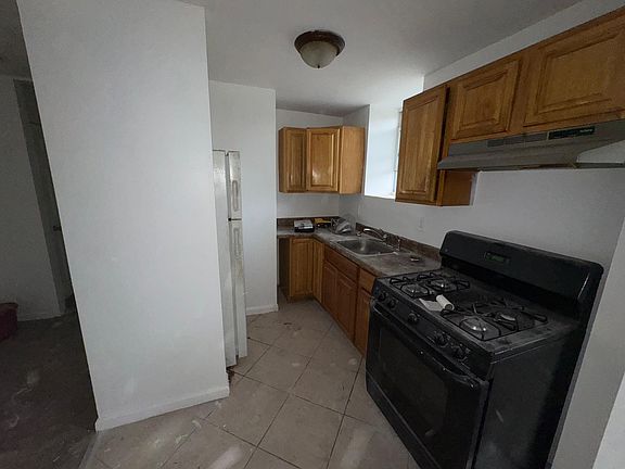 3rd image of 320 S Orange Ave #W2