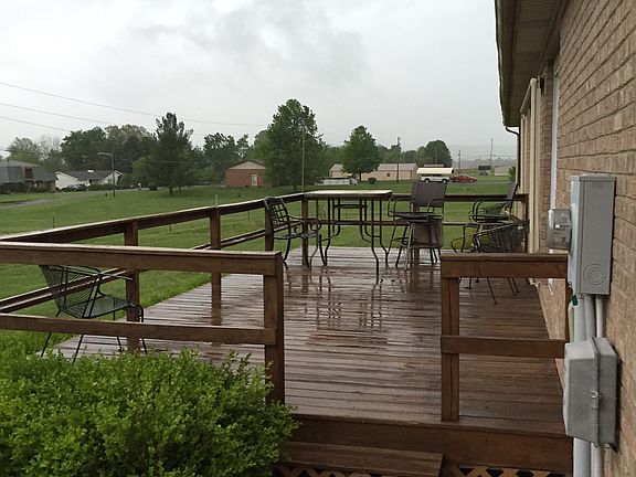 3rd image of 129 Glenn Dr