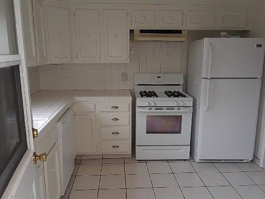 4th image of 5732 Campo Walk