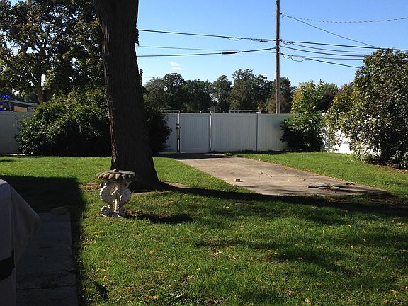 5th image of 2320 Sheraton Dr