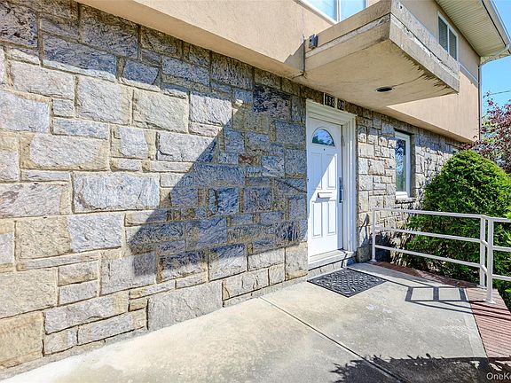 2nd image of 13802 Rockaway Beach Boulevard