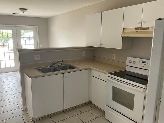 2nd image of 2505 E Bessemer Ave