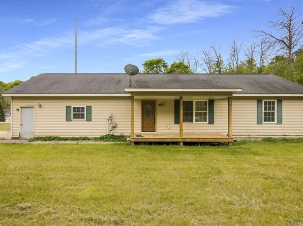 2733 Windcrest Ln, Traverse City, MI 49686