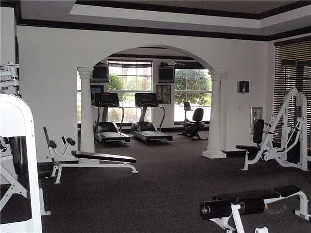 1 bed, 1.0 bath, 730 sqft, $1,925 — Photo 2