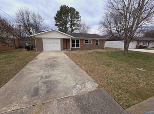 1724 Wakefield Dr NE, Huntsville, AL 35811