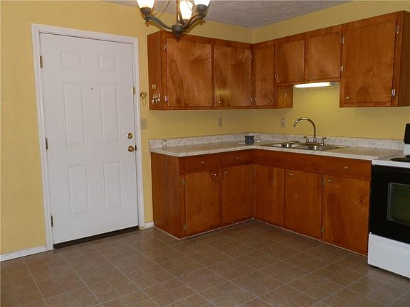2nd image of 5802 Cain Dr