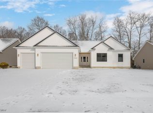 3644 Elizabeth Dr, Vermilion, OH 44089