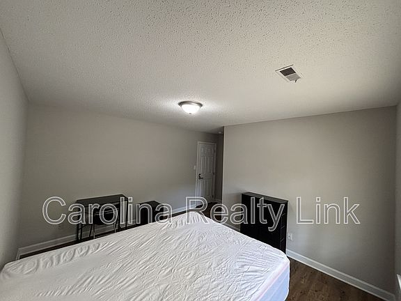 3rd image of 7231 Leaves Ln Room 6
