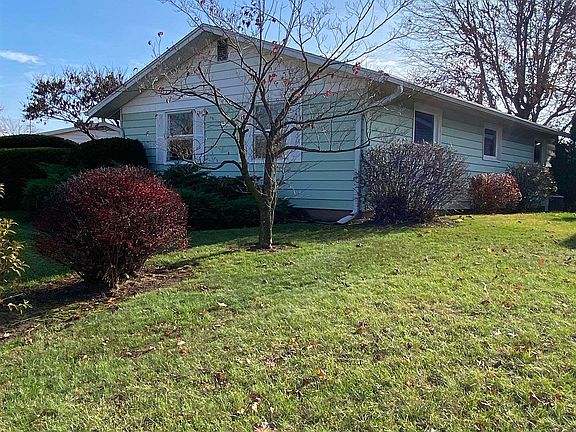2nd image of 813 Parkway Dr