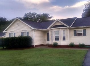 588 Meadowlark Dr, Winston Salem, NC 27106