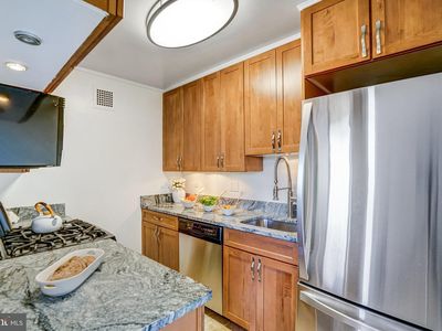 4390 Lorcom Ln APT 301, Arlington, VA, 22207