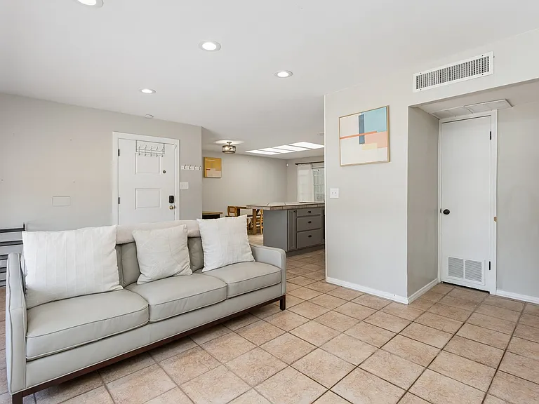 2356 N 85th Pl — Photo 14