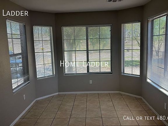 4th image of 10805 W Wilshire Dr