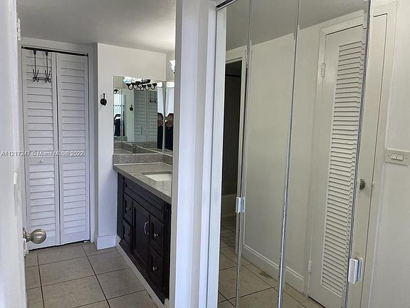 2nd image of 2450 NE 135th St APT 408