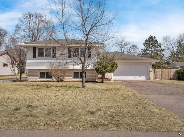 7932 Regent Ave N, Brooklyn Park, MN 55443