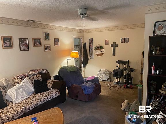 3rd image of 46114 Sunset Dr