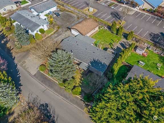 3rd image of 936 Nottingham Drive SE
