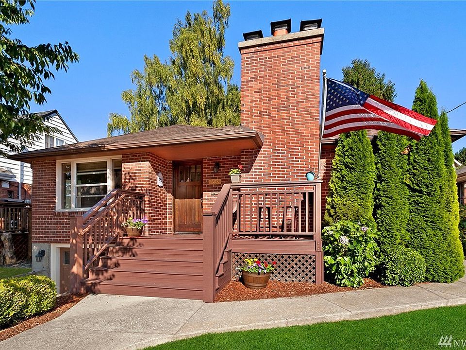 2nd image of 2638 32nd Ave W