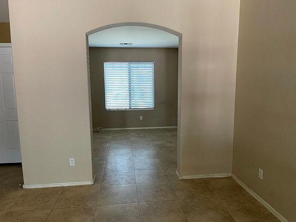 5th image of 3118 W Wayland Dr