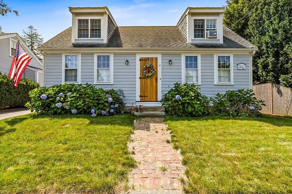 17 Pleasant St, Hingham, MA 02043 MLS 73145477 Zillow
