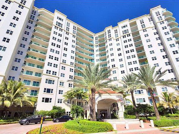 4th image of 19900 E Country Club Dr APT 1211