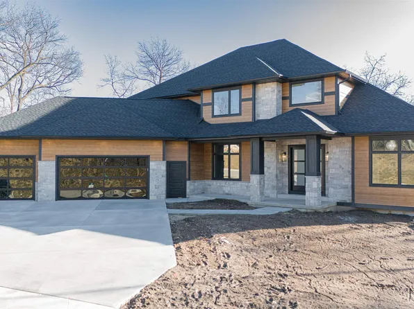 2741 Greenway Cir, Janesville, WI 53548