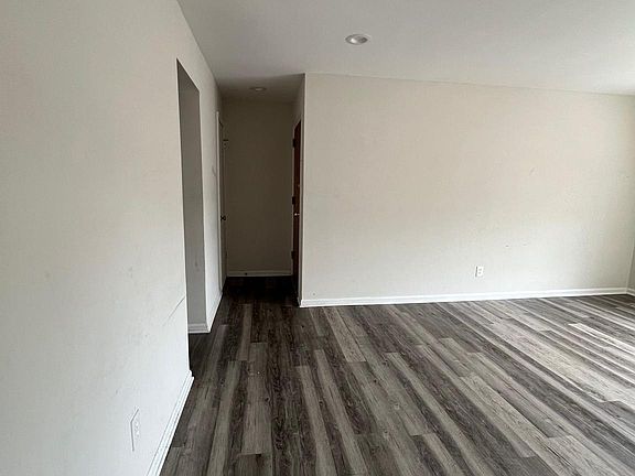 3rd image of 2109 Fort Davis St SE APT 301