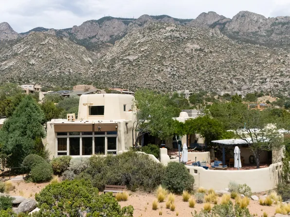 218 Spring Creek Ln NE, Albuquerque, NM 87122