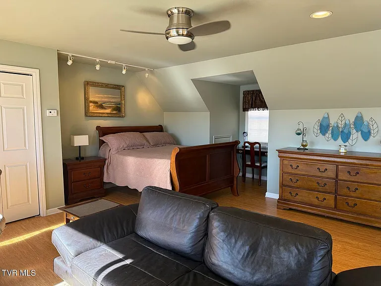 282 Snyder Rd — Photo 7