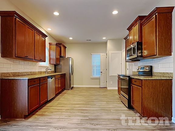 5th image of 145 Brewers Oak Ln