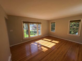 826 W Bender Rd, Glendale, WI 53217