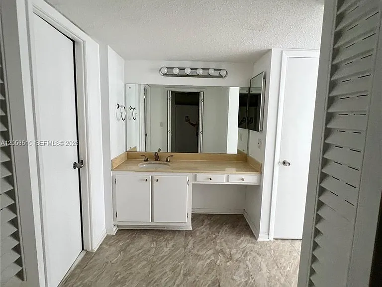 5838 Collins Ave #7E — Photo 17