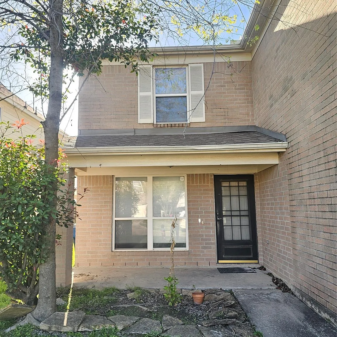 4 bed, 2.5 bath, 3136 sqft, $2,700 — Photo 2