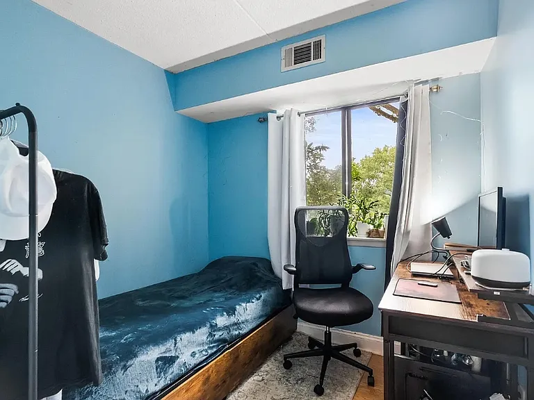1012 Valley Dr #1012 — Photo 1
