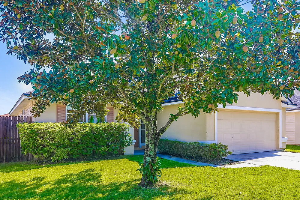 3 bed, 2.0 bath, 1620 sqft, $1,780 — Photo 3
