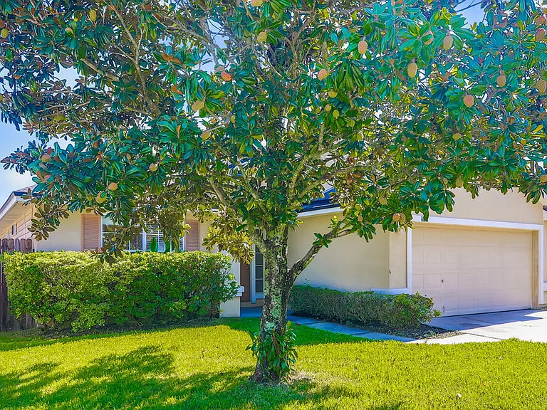 2912 Brittany Bluff Dr — Photo 3