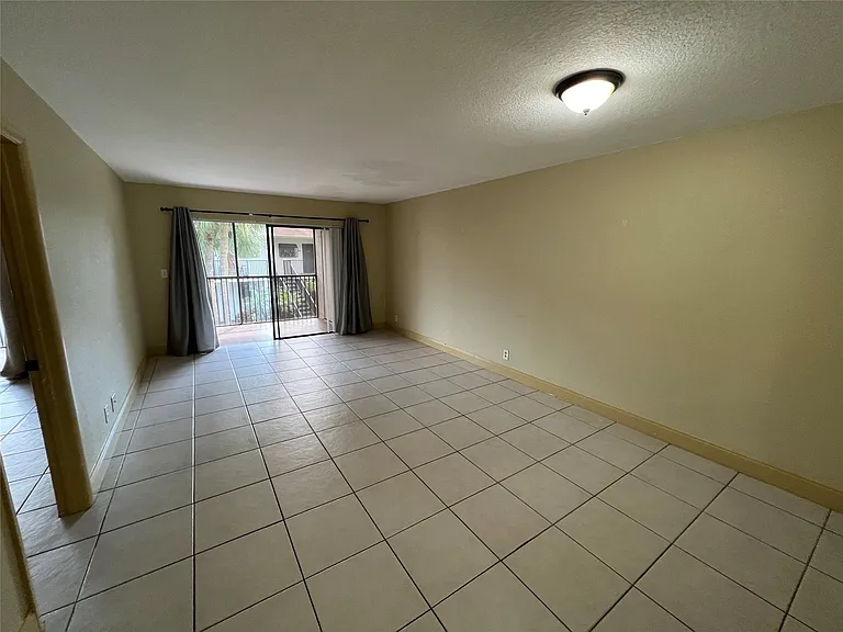 1240 S Military Trl #1121 — Photo 11