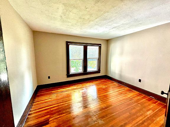 5th image of 904 W Lackawanna Ave Unit 2