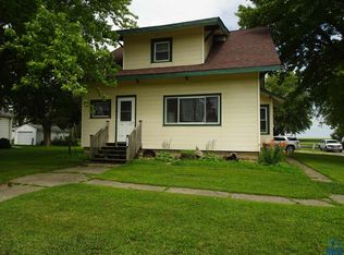 112 E 7th St, Sanborn, IA 51248