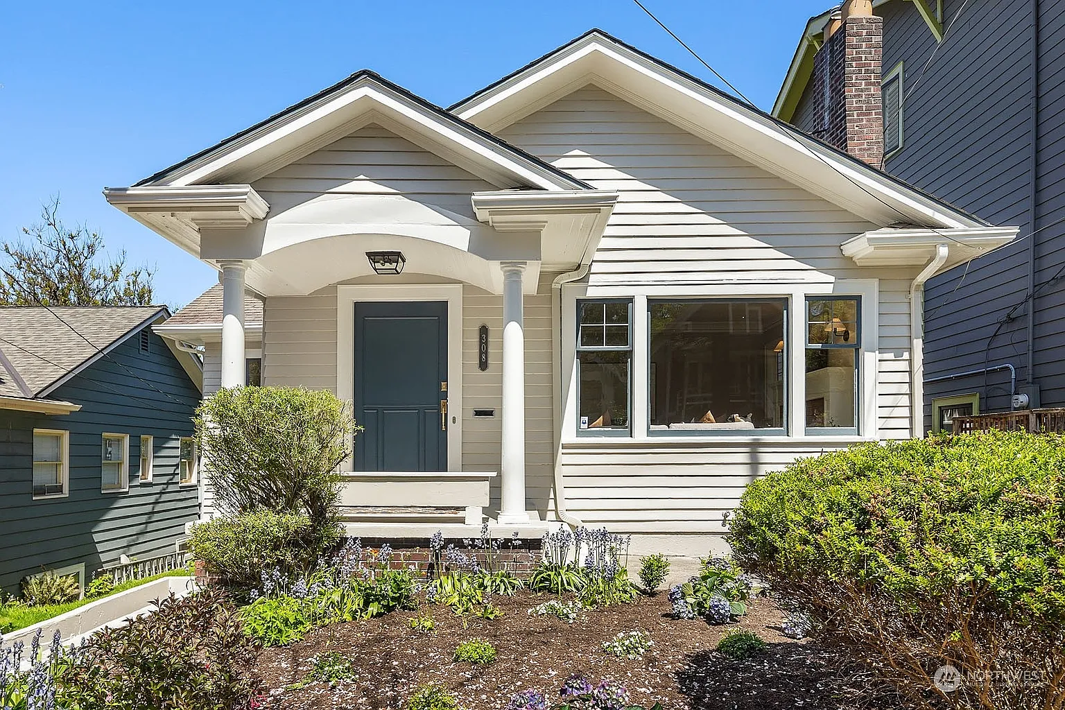 308 Howe Street photo 1