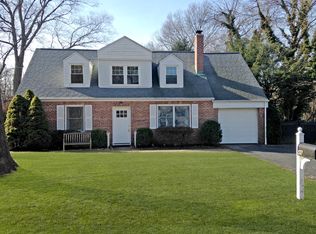 46 Halsey Dr, Old Greenwich, CT 06870