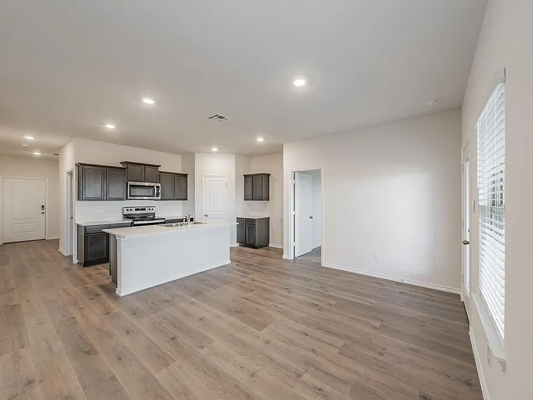 764 Primrose Ln — Photo 11