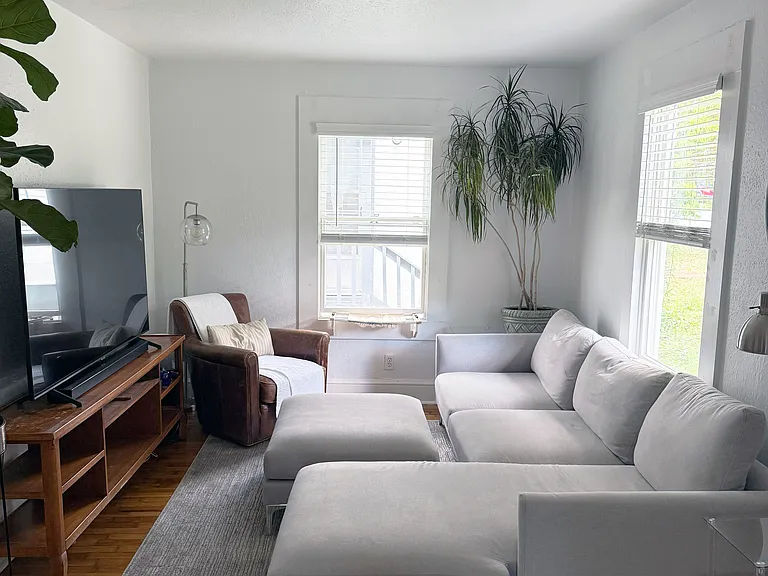 1310 Chesapeake St — Photo 4