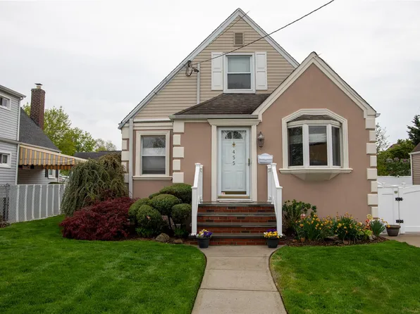 455 Jackson Avenue, Mineola, NY 11501