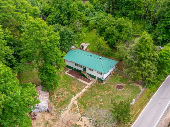 609 State Highway 2036, Letcher, KY 41832