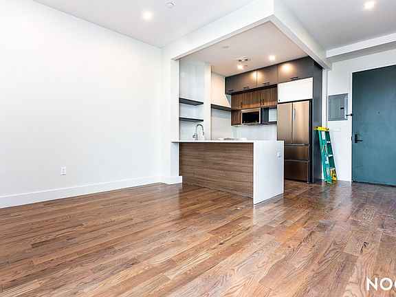 3rd image of 317 Franklin Ave #4